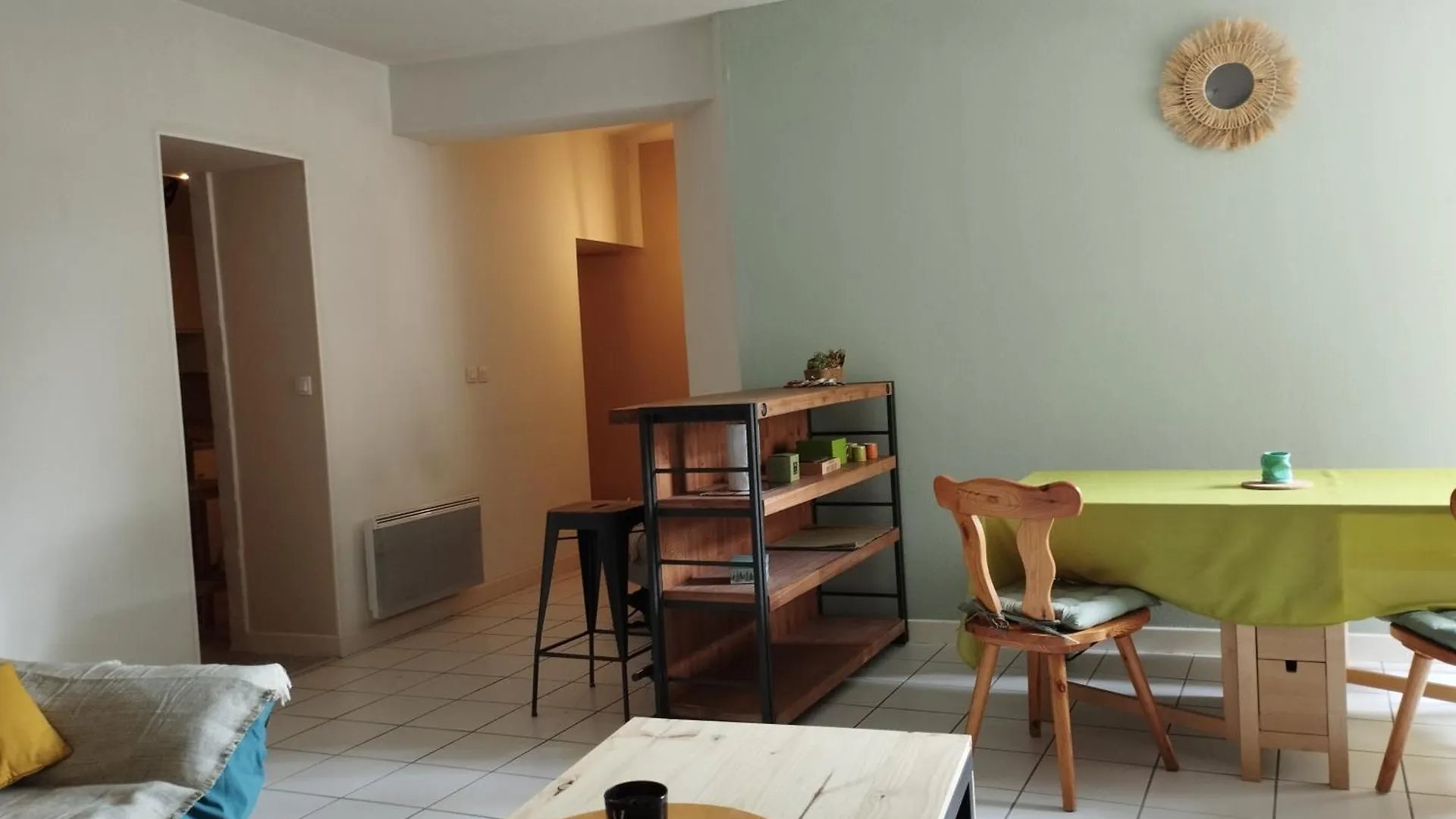 アパート Vaste T2 En Auvergne Vic-le-Comte
