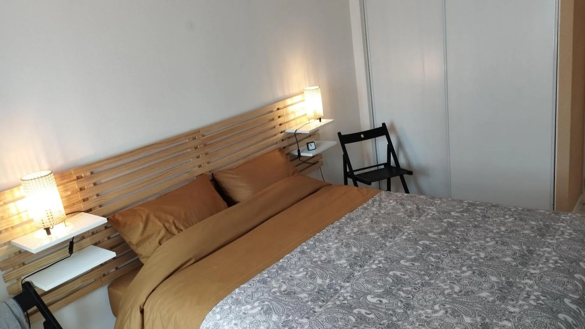 Vaste T2 En Auvergne Vic-le-Comte アパート
